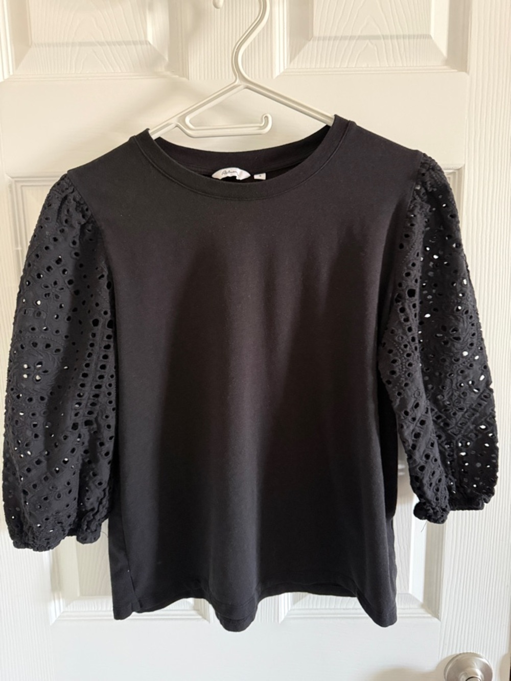 Reitmans Black Eyelet Puff-Sleeve Sweatshirt